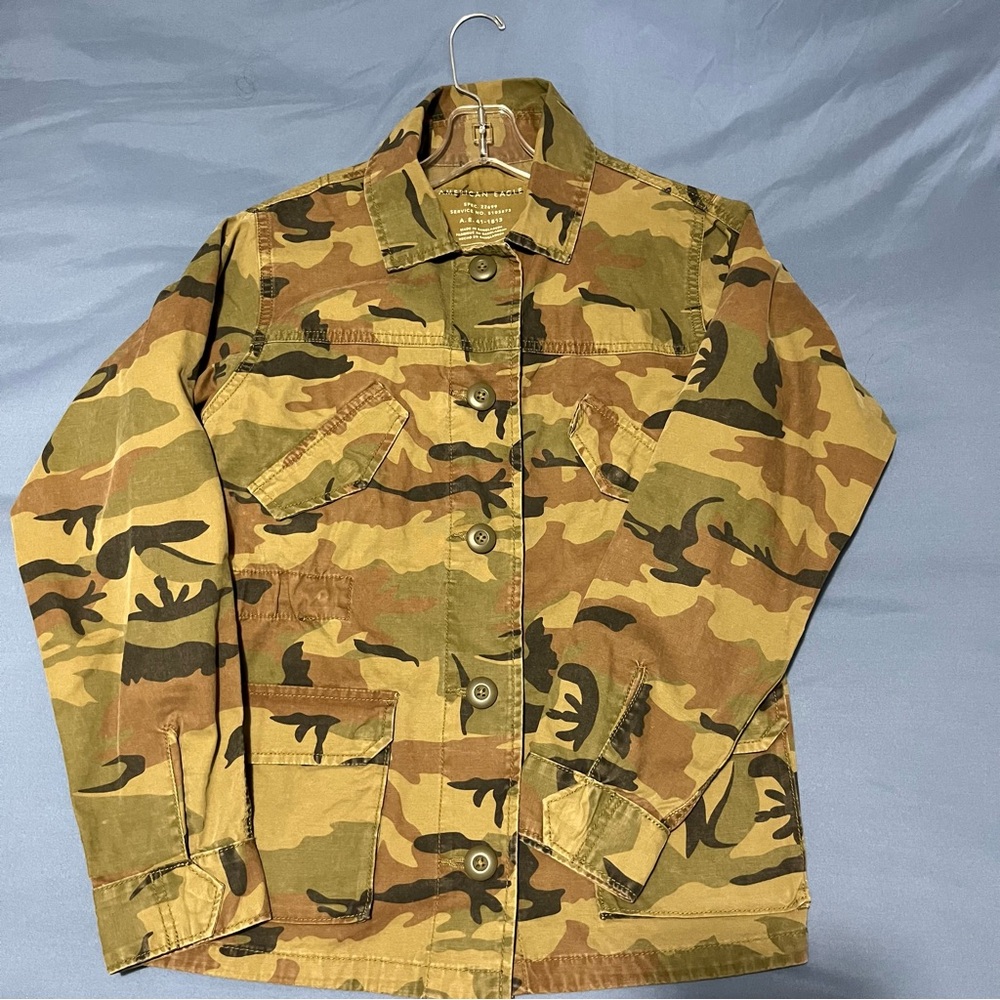 American Eagle Camo Button-Up Jacket Size XS